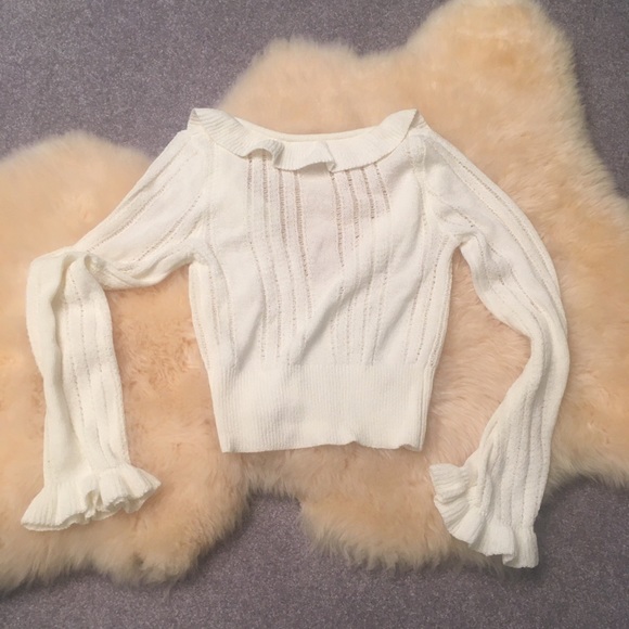 Honey Punch cropped sweater shirt with V neck - Picture 3 of 3